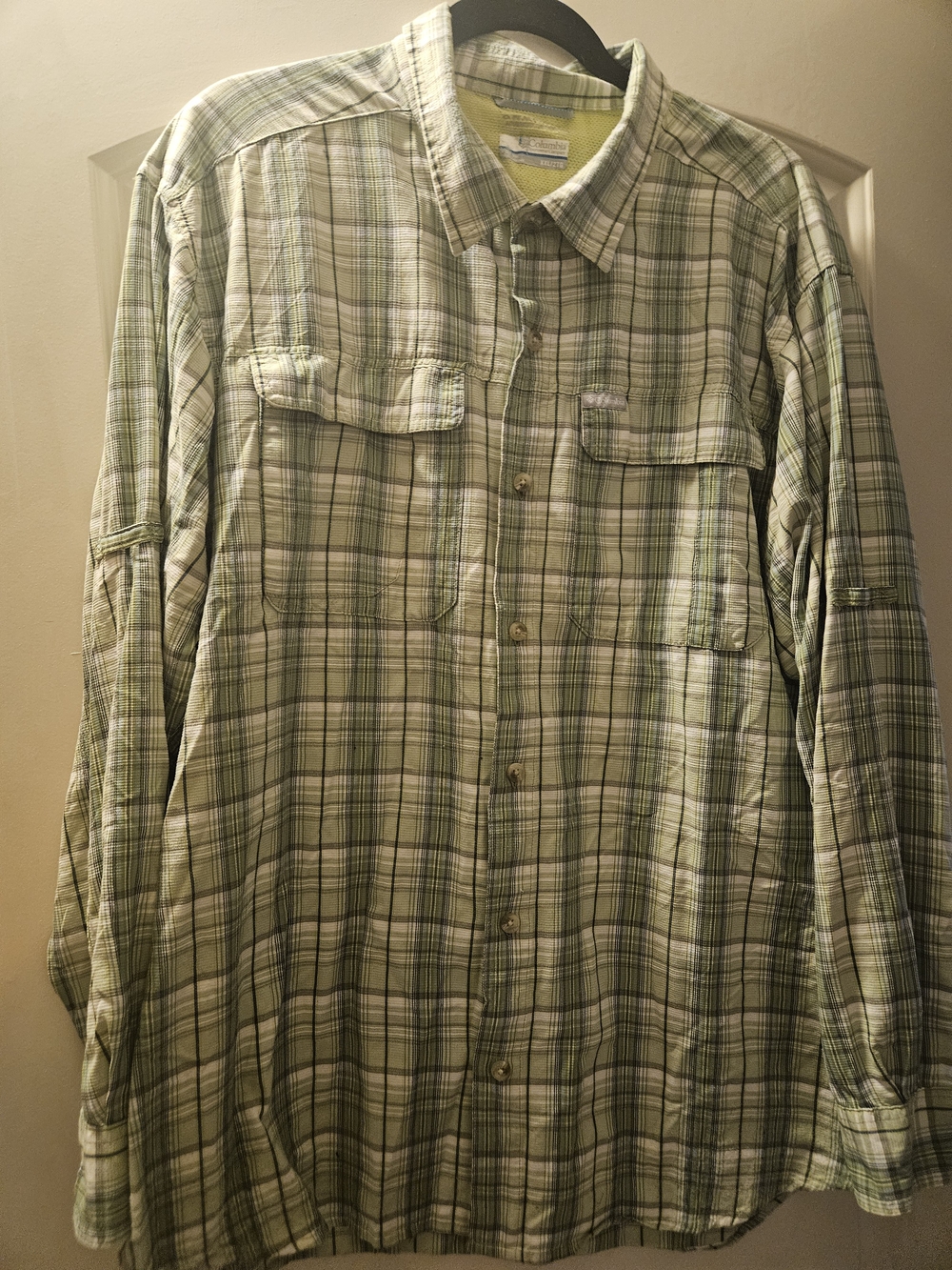 Columbia Men's Light Green Plaid Button-Down Shirt